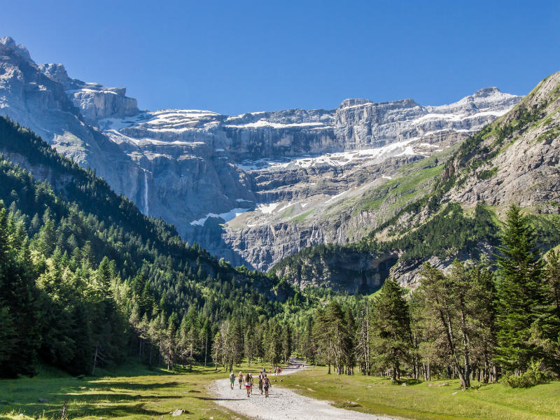 cirque de Gavarnie randonneurs